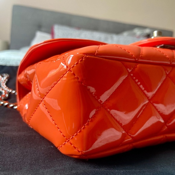 Mint Condition Chanel Orange Patent Leather Classic Flap Bag - Picture 2 of 15
